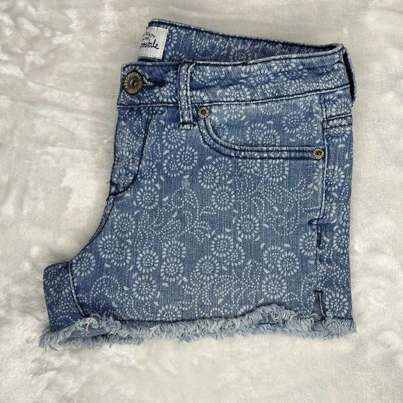 Aeropostale Blue & White Floral Low-Rise Stretch Denim Cutoff Jean Shorts Sz 0 - Picture 2 of 10